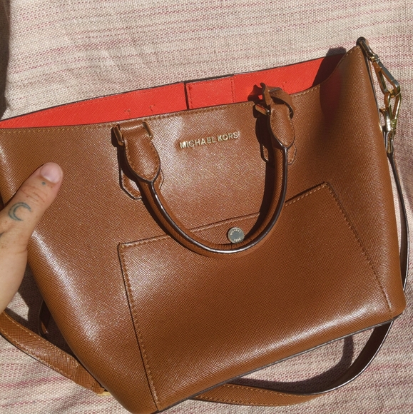 Michael Kors Purse - like new - Picture 5 of 8